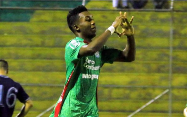 Futbolista John Paul Suazo sufre accidente de tránsito